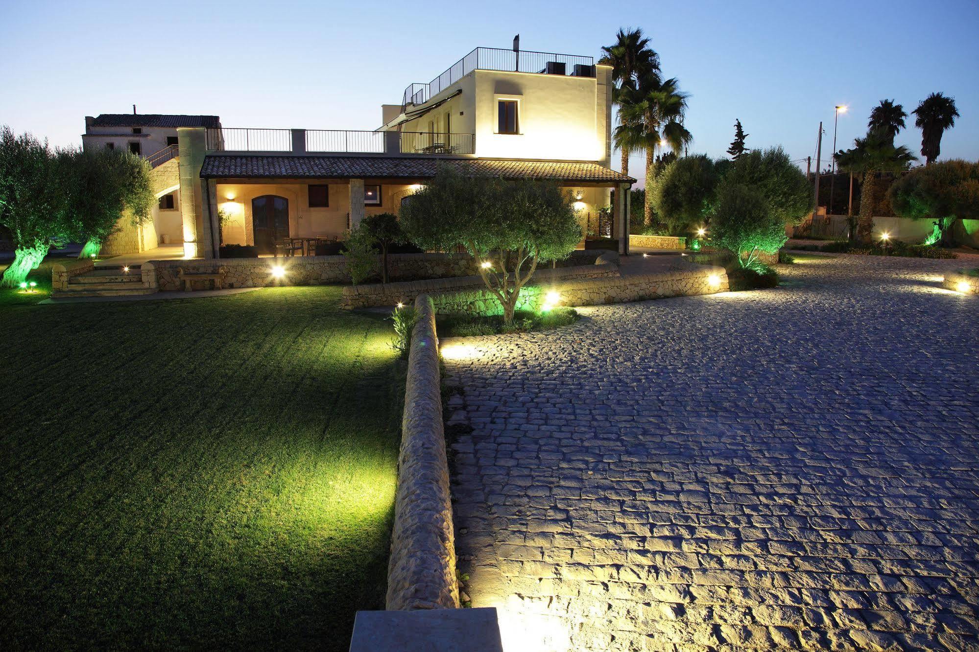 Aparthotel Casal Sikelio Cassibile Exterior foto